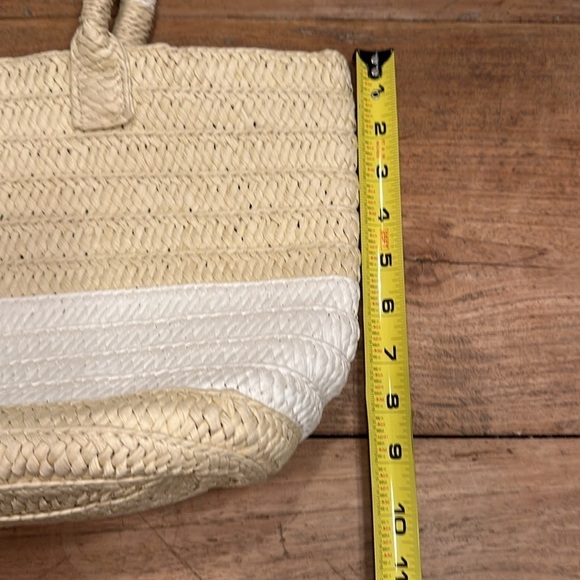 Altru Straw Beach Summer Tote Blue and Reese’s Book Club Scarf - Picture 7 of 10